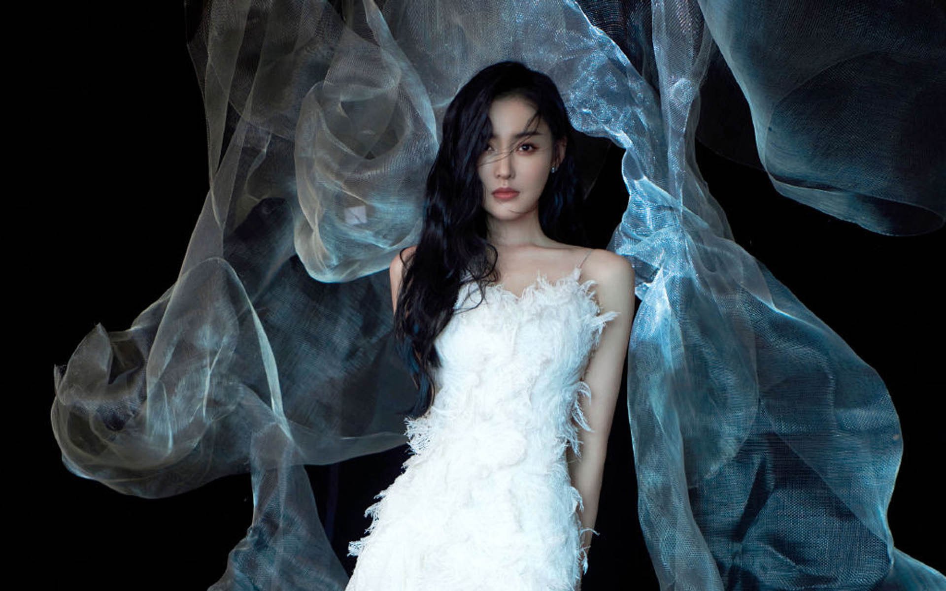 彩虹之剑出鞘,南非射手阿尔瓦雷斯在德甲争冠战接管比赛,力克多特蒙德书写传奇